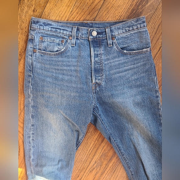 Like new Levis 501 S Skinny Jeans - Picture 3 of 9